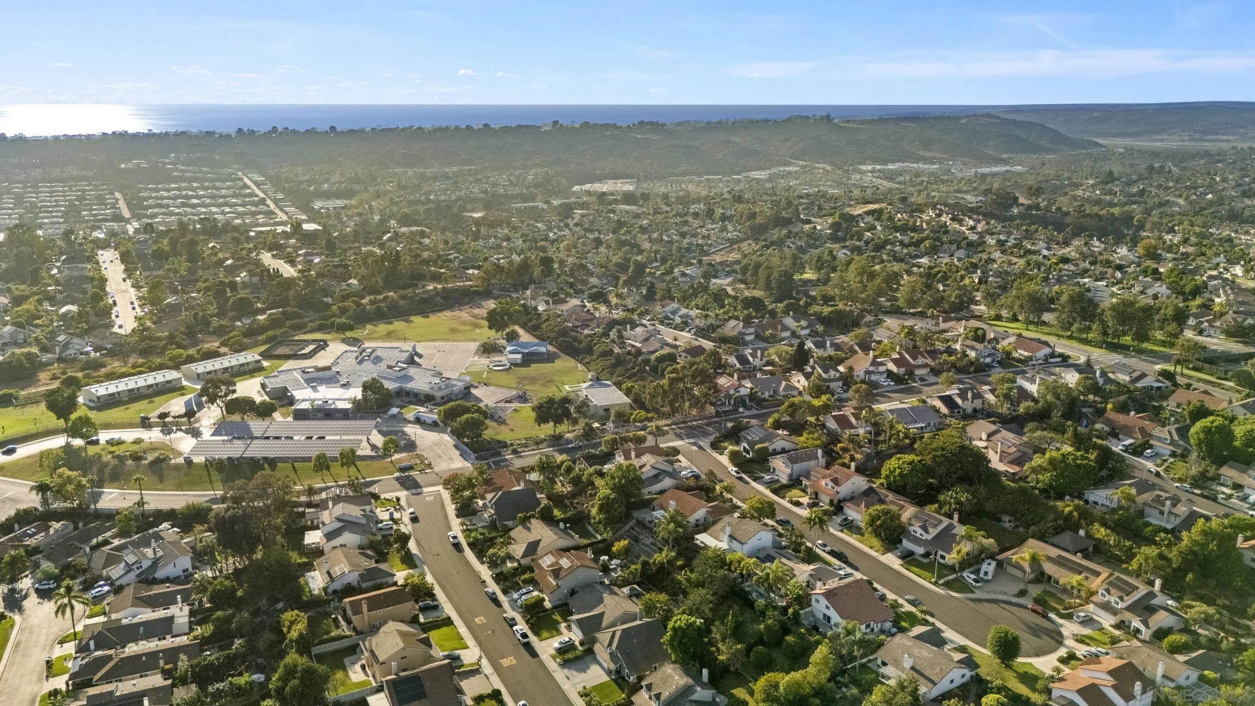 https://cdn.realtyfeed.com/cdn/127/250037406/809d2d86ba9954afcb5ff975b684af9c.webp