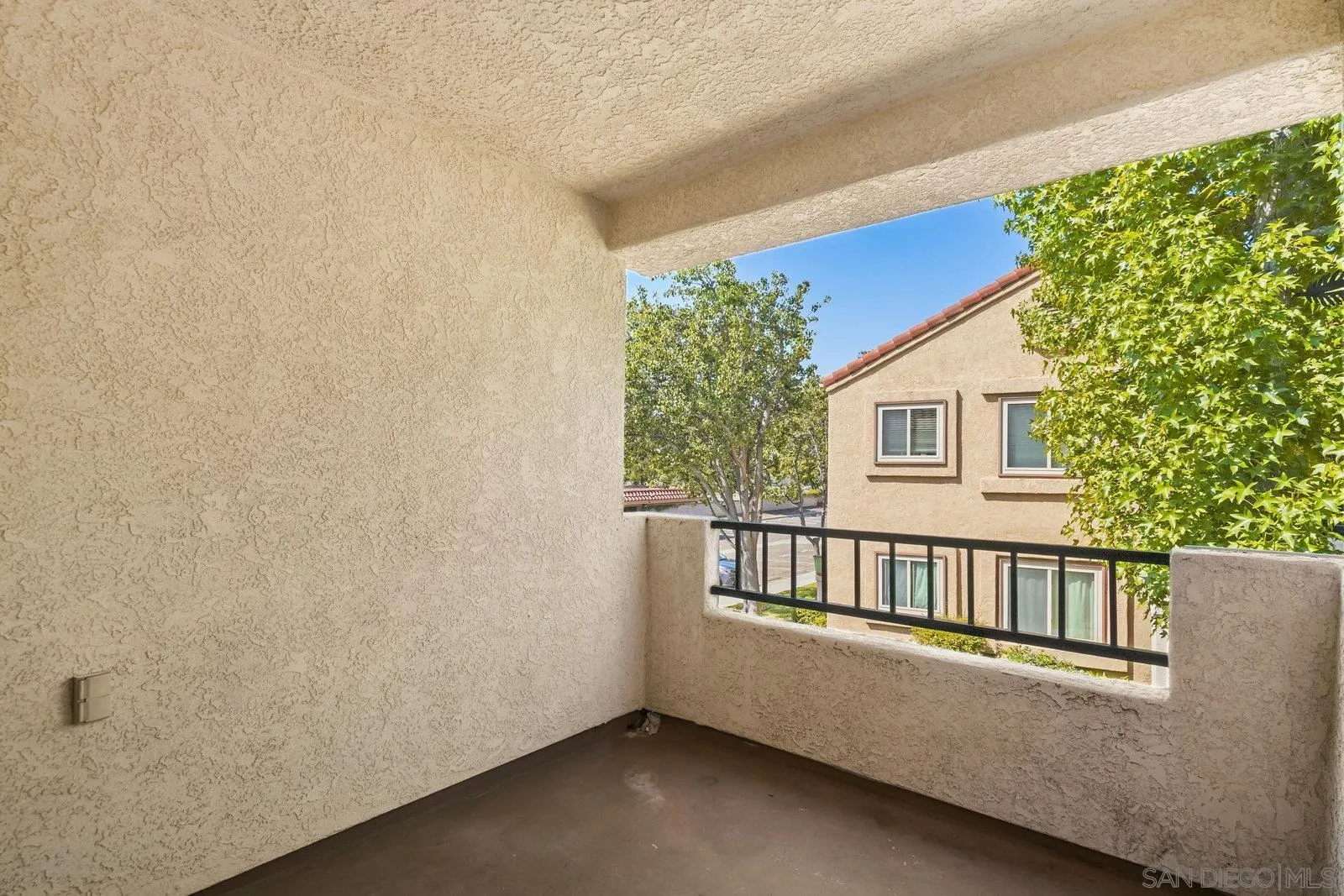 https://cdn.realtyfeed.com/cdn/127/250037407/0d65979e0b09ffed1a83d300acb8572c.webp