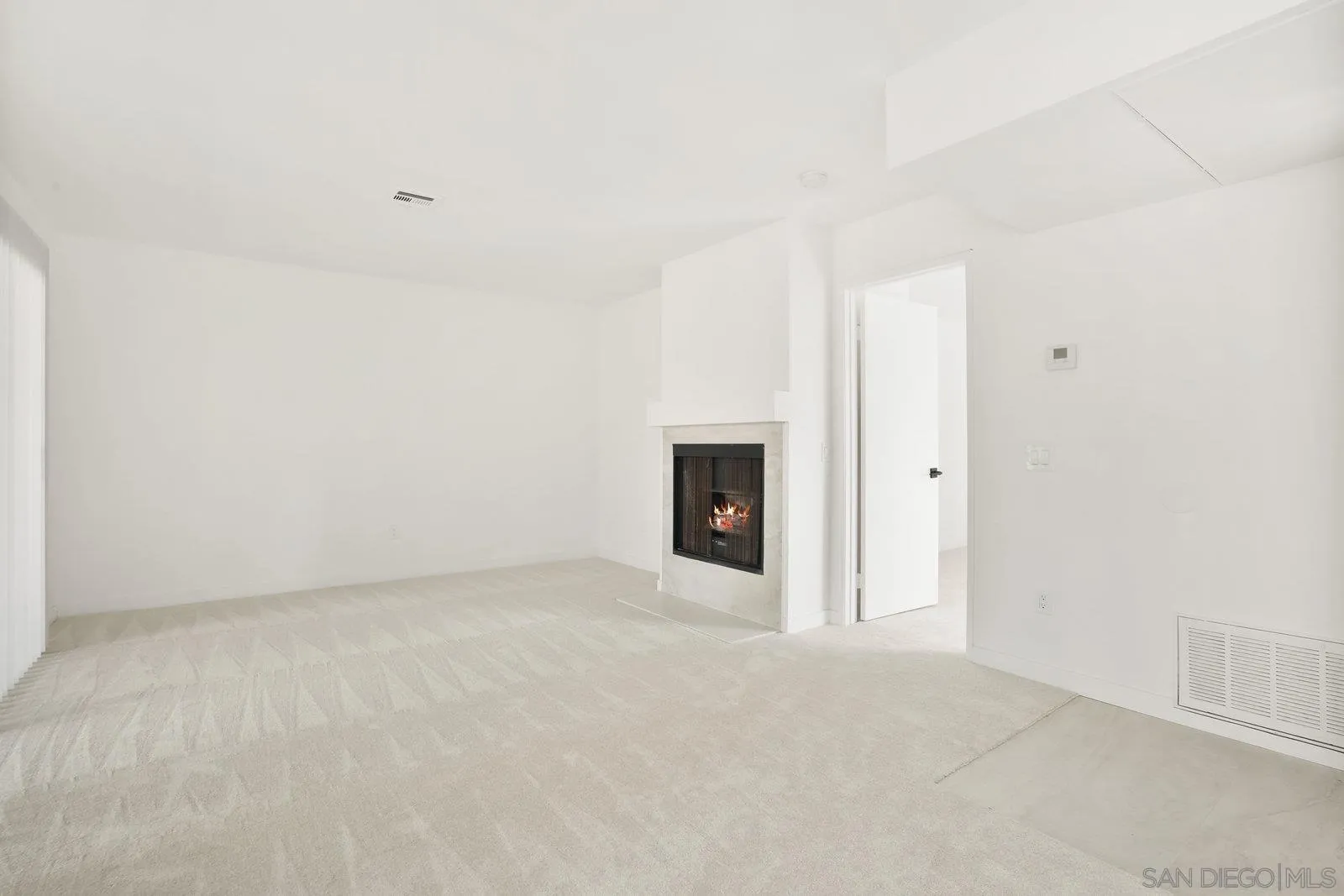 https://cdn.realtyfeed.com/cdn/127/250037407/4b8d584ce1b88c32a008e17e9fa1c162.webp