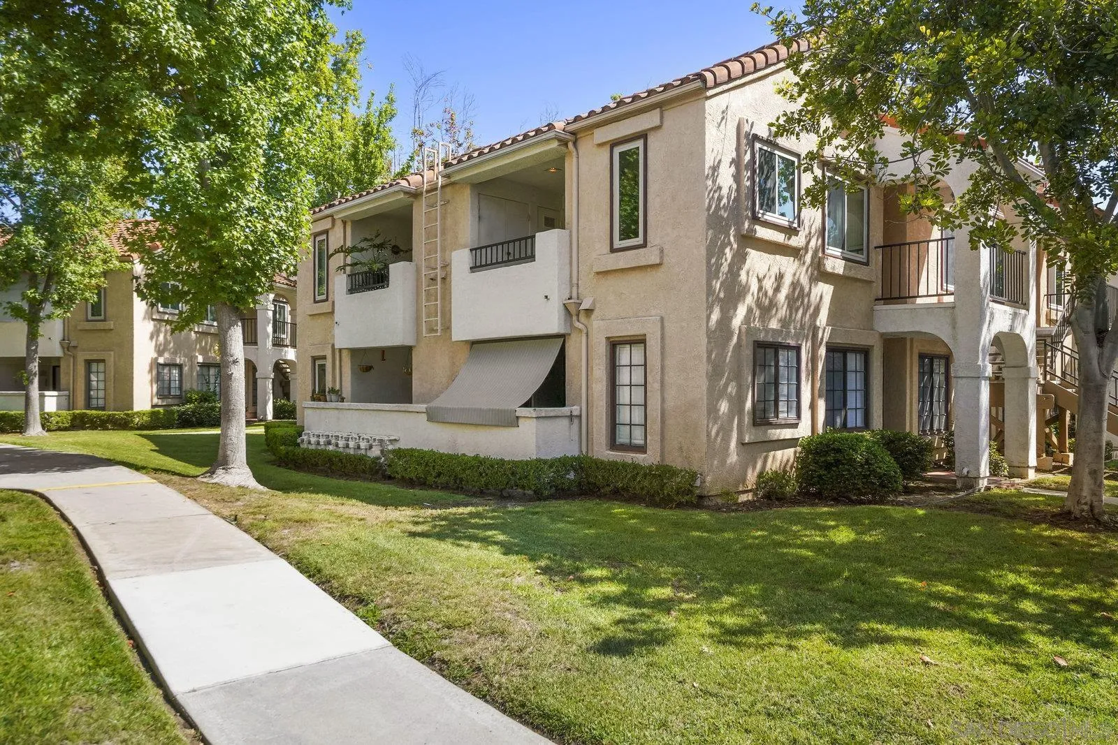https://cdn.realtyfeed.com/cdn/127/250037407/5af566081f412bd2f79affcd2bb95ce0.webp