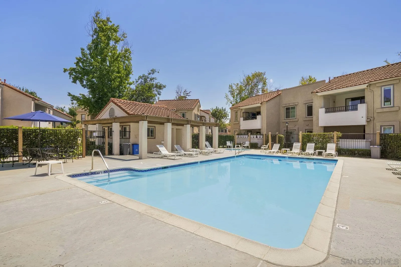 https://cdn.realtyfeed.com/cdn/127/250037407/fbe46a1dd59c41bf659d6ade6dd69e30.webp