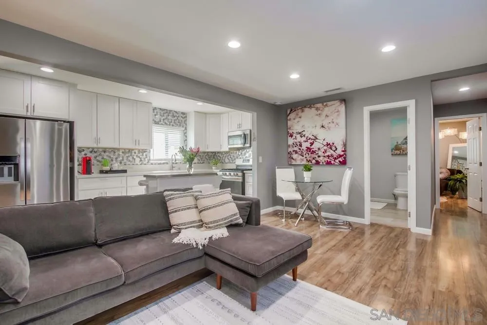 https://cdn.realtyfeed.com/cdn/127/250037408/3b678f00cdd9bdda9bbcc423e3989411.webp
