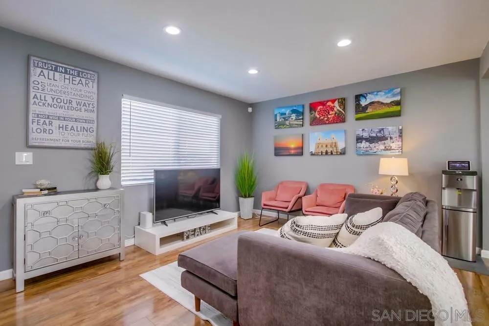 https://cdn.realtyfeed.com/cdn/127/250037408/df31054c7622bd2b8f991366e9a75c86.webp