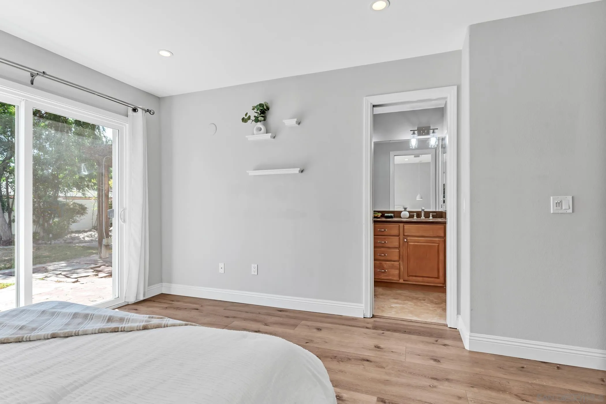 https://cdn.realtyfeed.com/cdn/127/250037409/48b69d81f5b0f534be94718f7b851ddd.webp