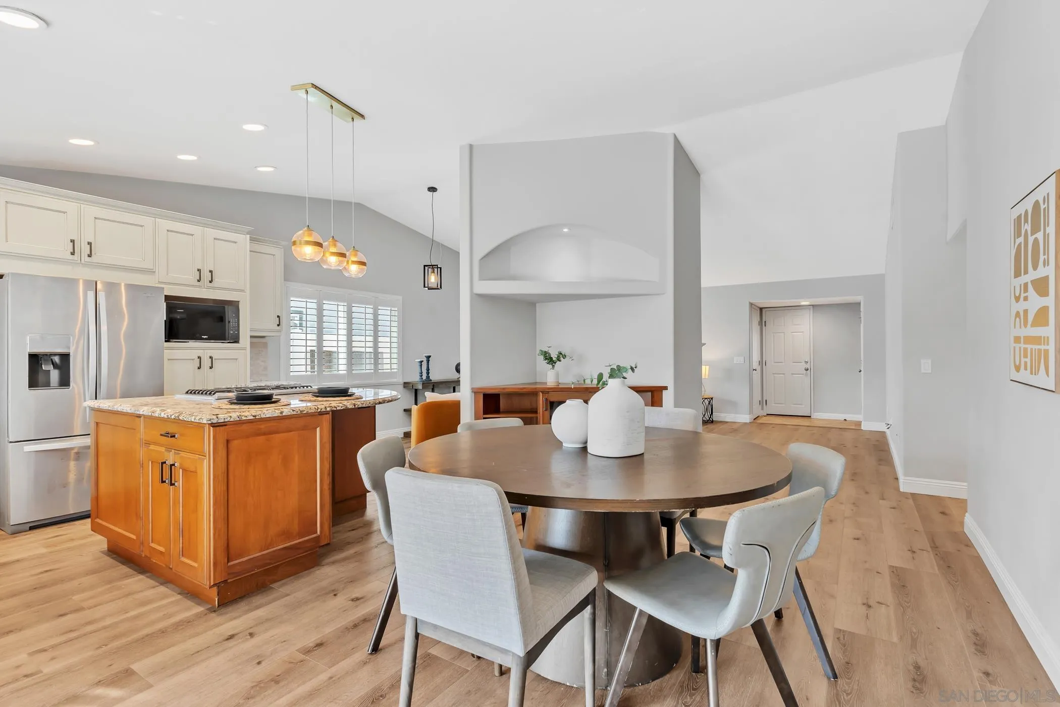 https://cdn.realtyfeed.com/cdn/127/250037409/50e0a31b062e8a79d6070be14d0b5884.webp