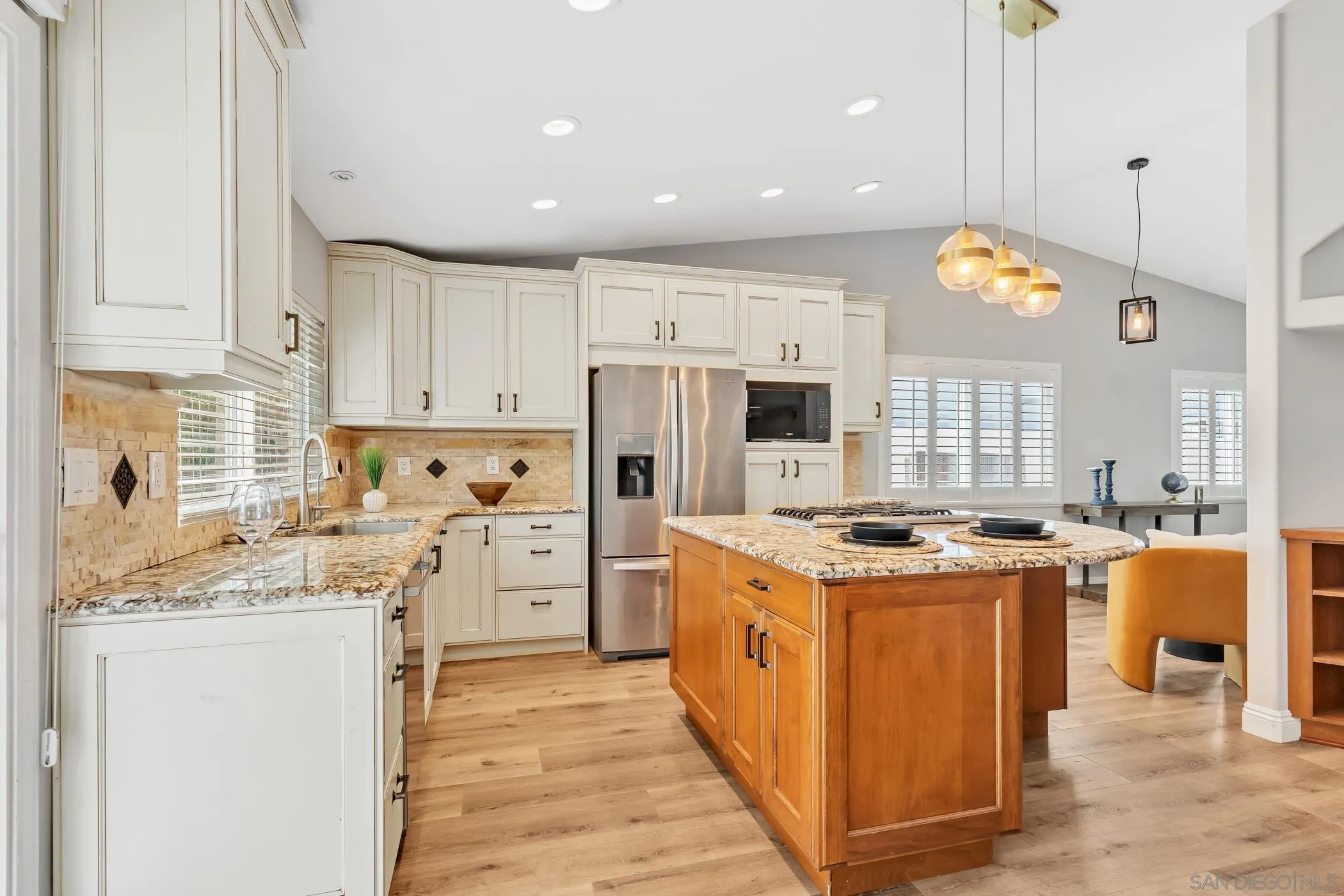 https://cdn.realtyfeed.com/cdn/127/250037409/ec0abe667ad00d628a6f0e62ede02856.webp