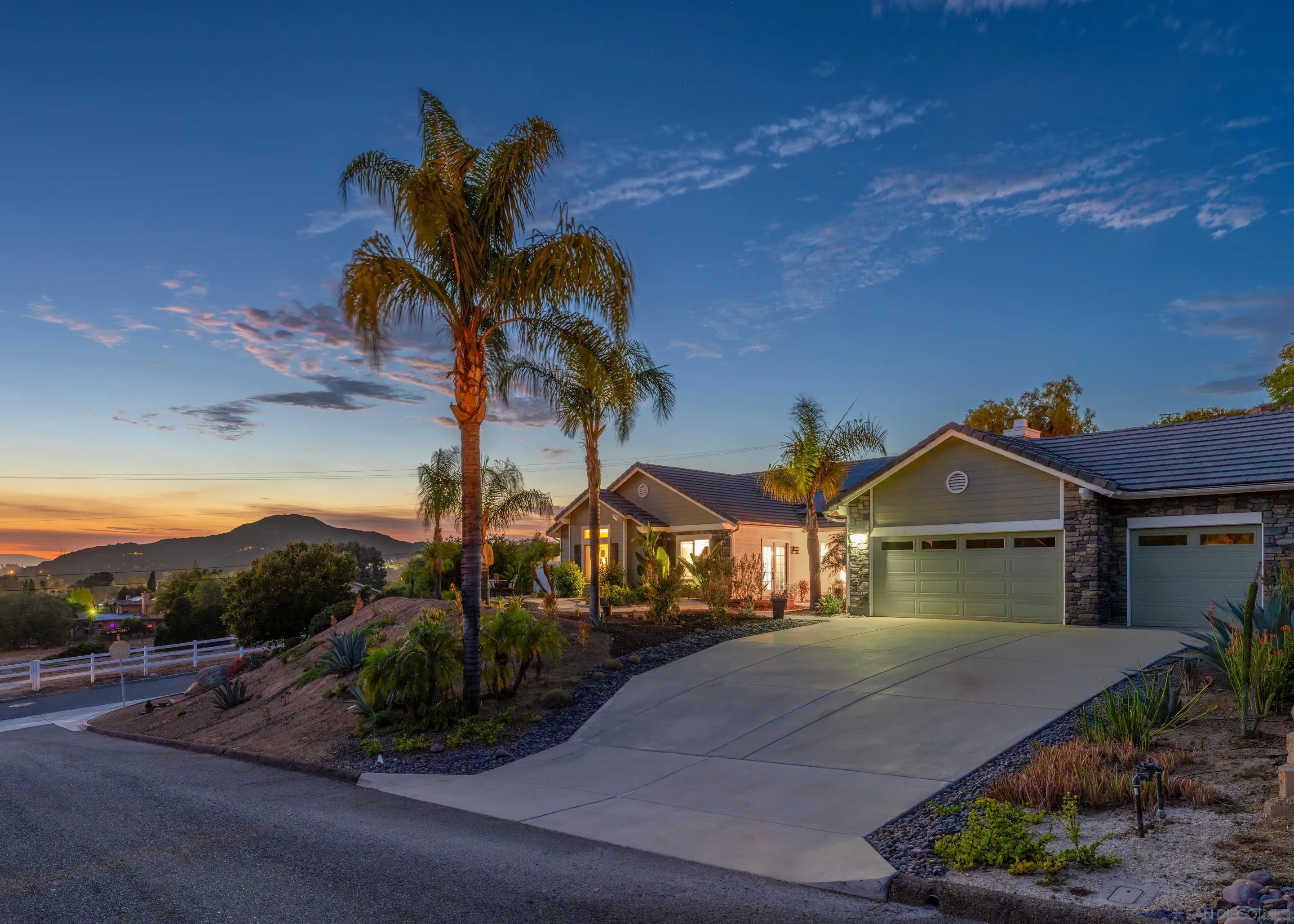 https://cdn.realtyfeed.com/cdn/127/250037411/2200beb93d9a10c31955f3a12146378b.webp