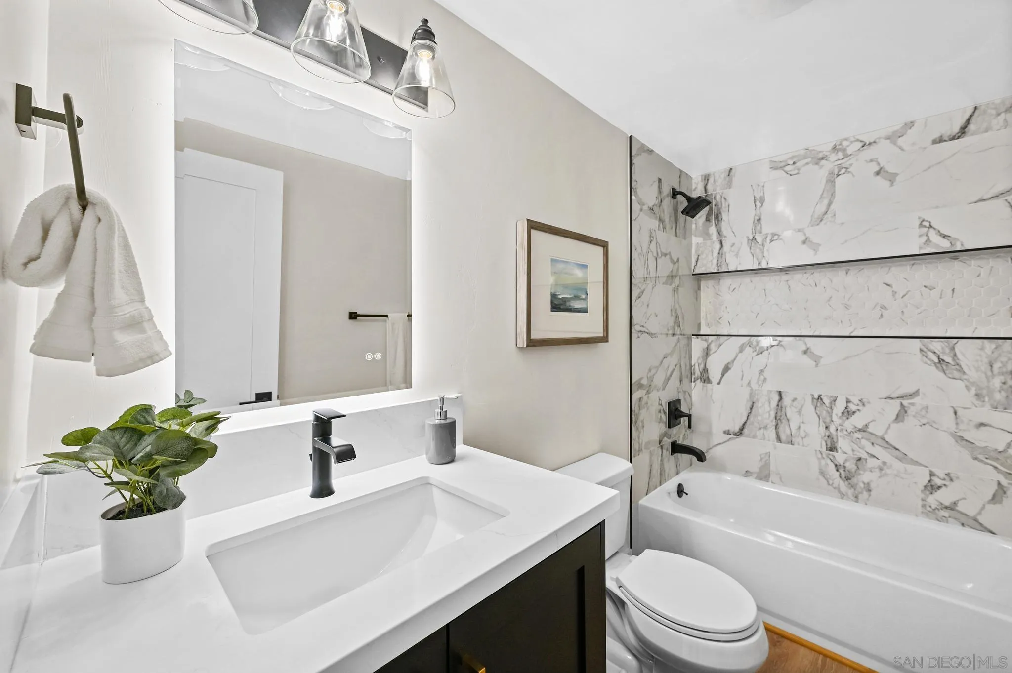 https://cdn.realtyfeed.com/cdn/127/250037412/17dbe90842f55150bd340f84e35a3222.webp