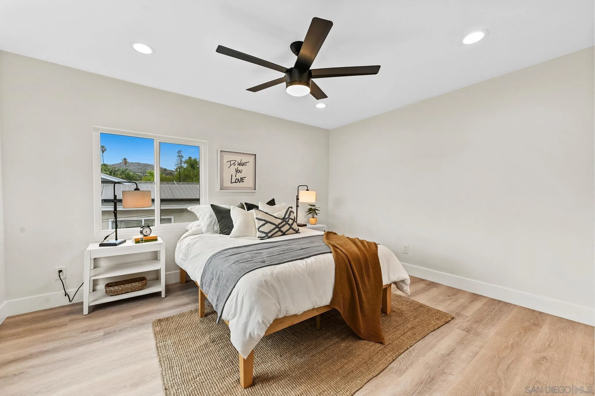 https://cdn.realtyfeed.com/cdn/127/250037412/283dab7b5e6e078dd6ff42a312fd793b.webp