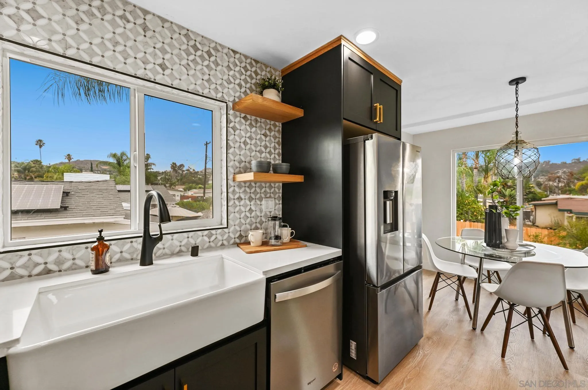 https://cdn.realtyfeed.com/cdn/127/250037412/399c53248fb149893a5585b41dea9aed.webp