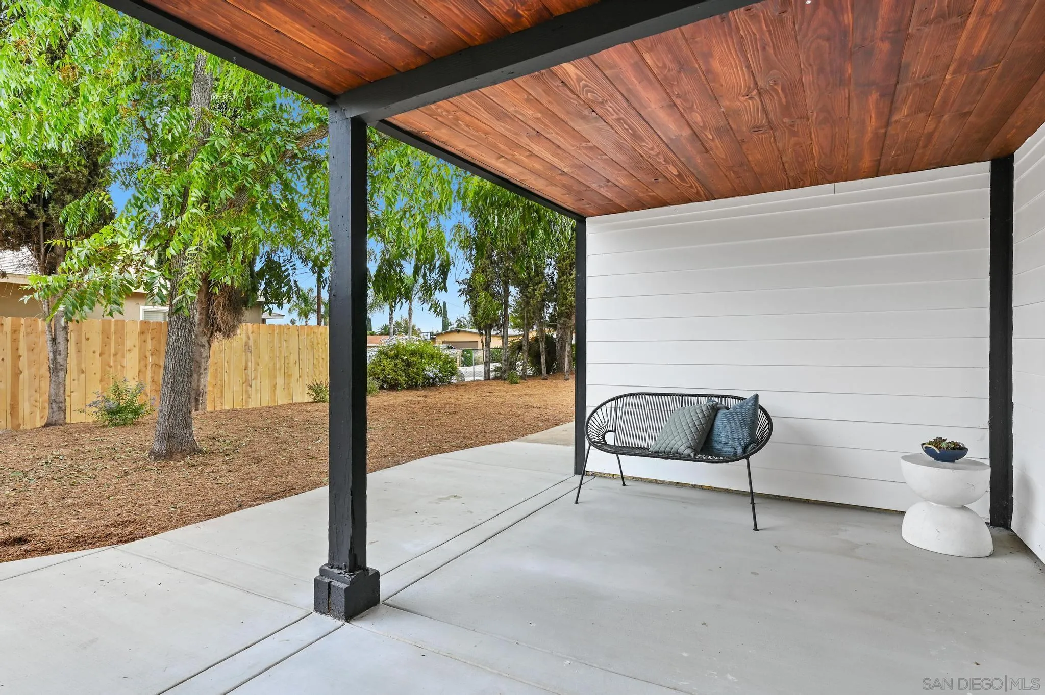 https://cdn.realtyfeed.com/cdn/127/250037412/75fa29a97667a47dbfe722e8511b118d.webp