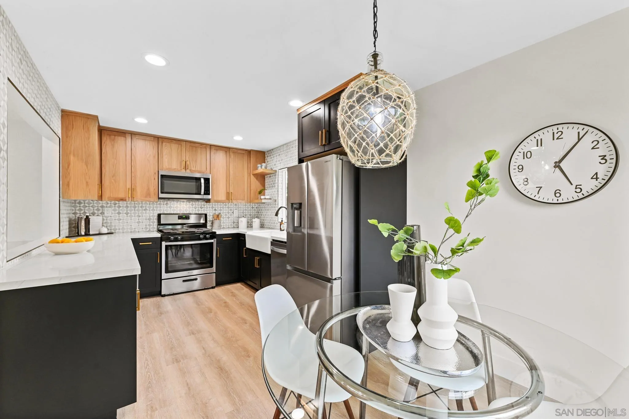 https://cdn.realtyfeed.com/cdn/127/250037412/77631f1393407f5808476fe93bcb153c.webp