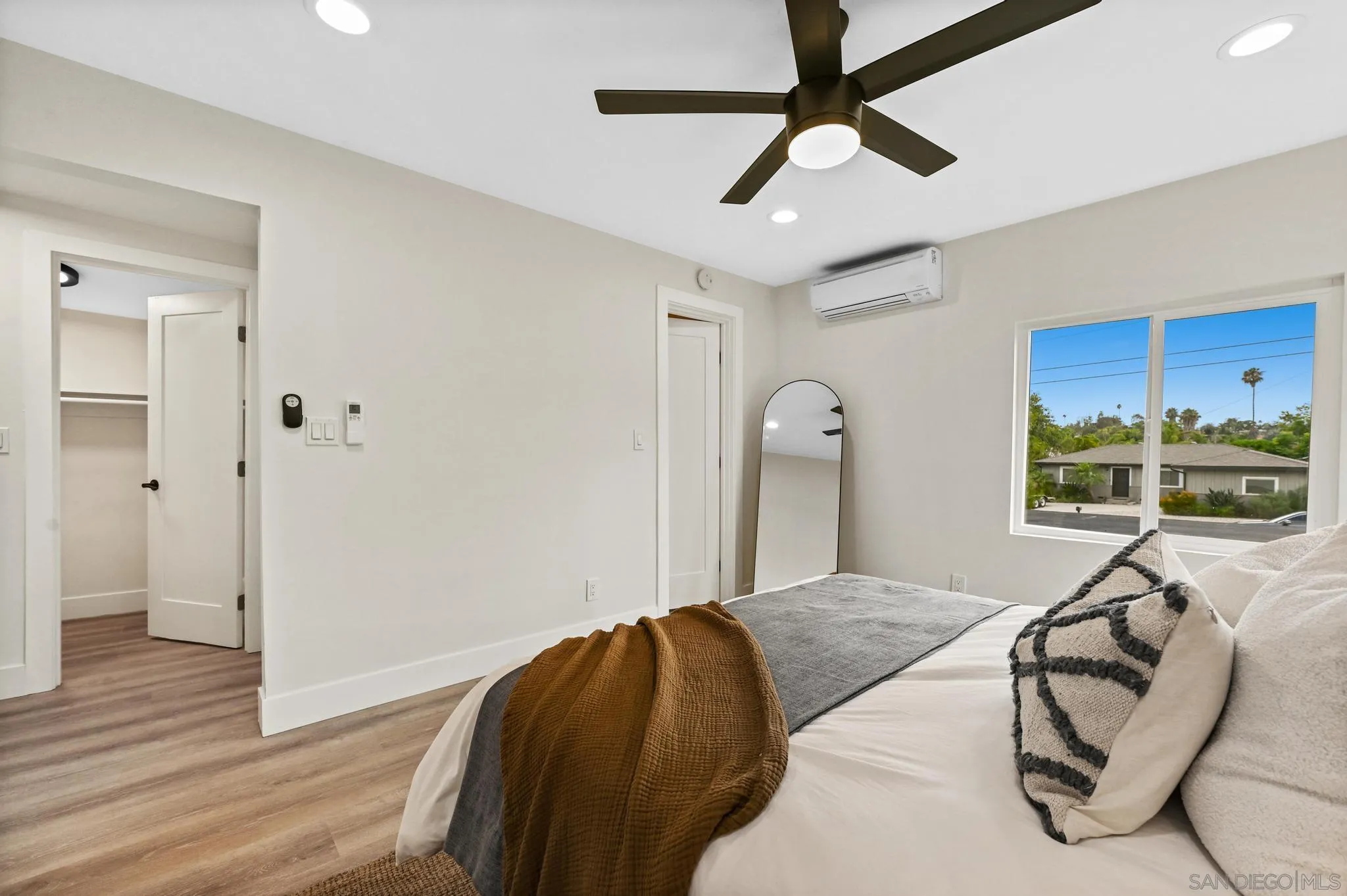 https://cdn.realtyfeed.com/cdn/127/250037412/bbf960f3421c67394753906cc85e0d95.webp