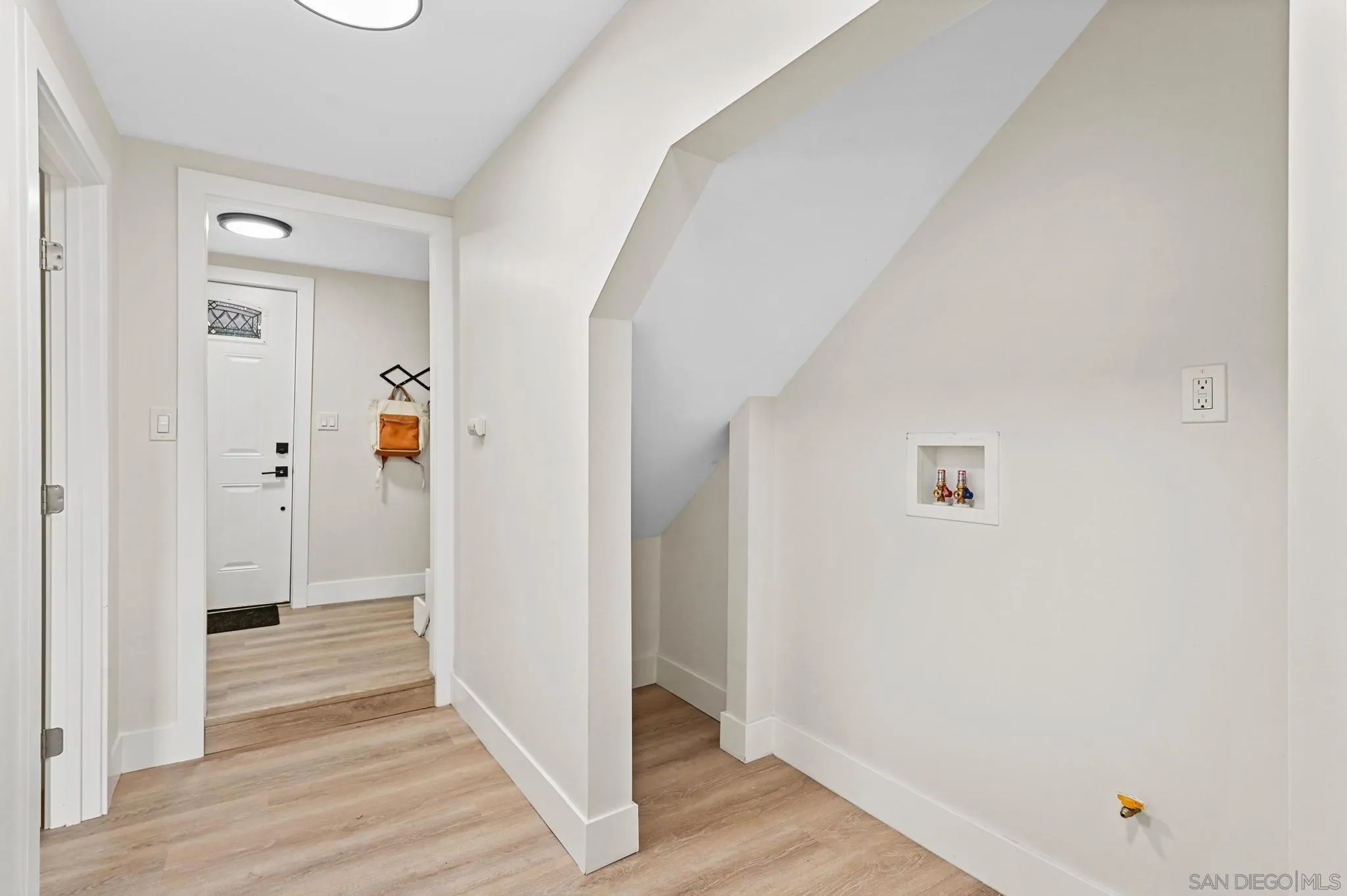 https://cdn.realtyfeed.com/cdn/127/250037412/d80ce6be6ecc74261b923d8a791de124.webp
