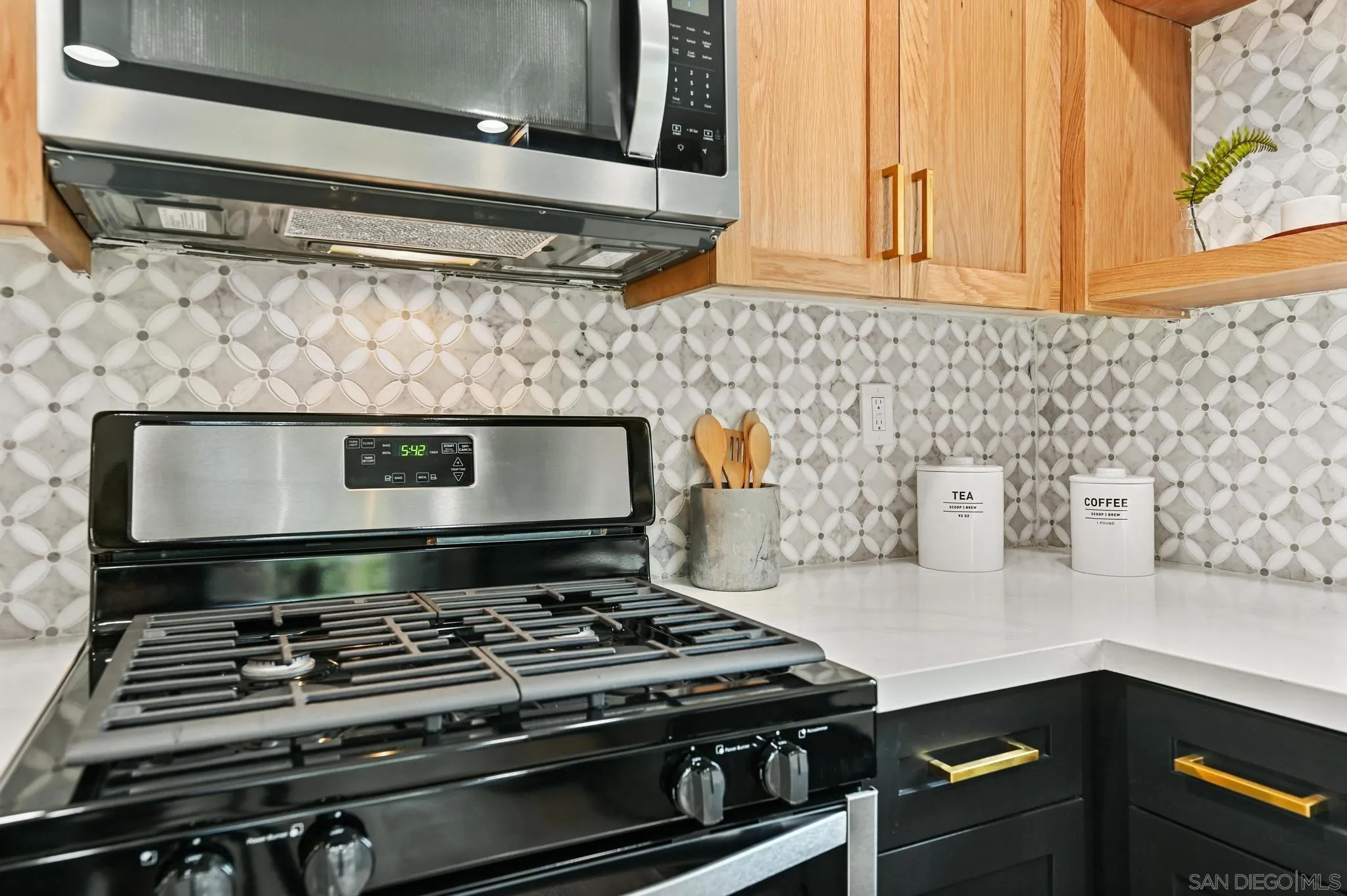 https://cdn.realtyfeed.com/cdn/127/250037412/f63c2817840e0d996b703f7170260bd2.webp