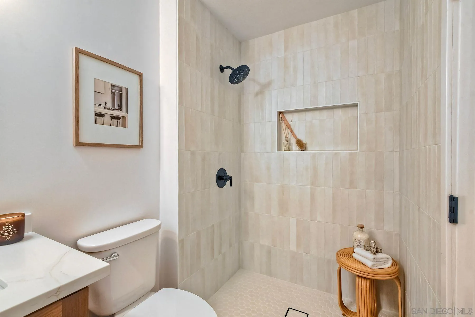 https://cdn.realtyfeed.com/cdn/127/250037413/4e7799244cbd39831555a256f314ded3.webp