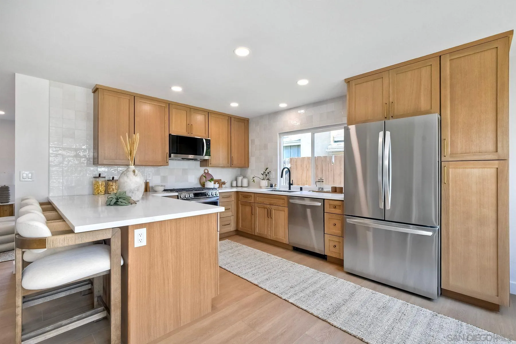 https://cdn.realtyfeed.com/cdn/127/250037413/794d0756d7fb694a75c7242e0e93ea42.webp