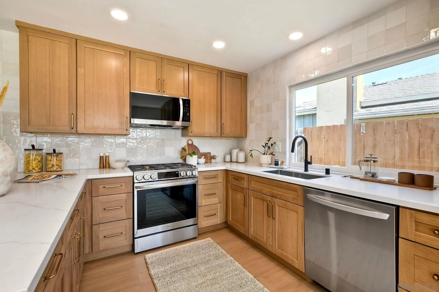https://cdn.realtyfeed.com/cdn/127/250037413/dcfefe60d6513c8394c9a4ca75dded33.webp