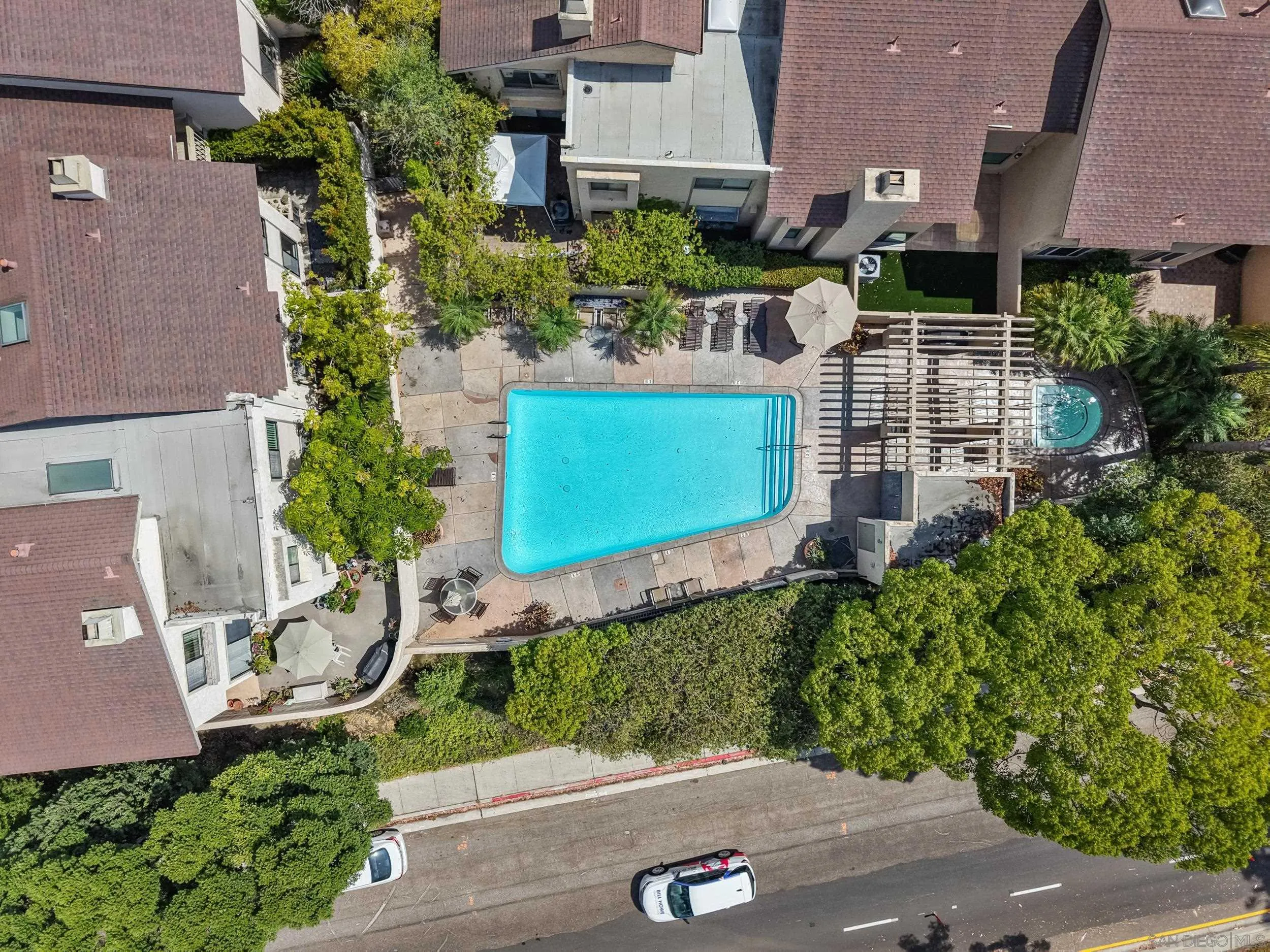 https://cdn.realtyfeed.com/cdn/127/250037414/347f93b698b970ad60d4fd0532b78493.webp