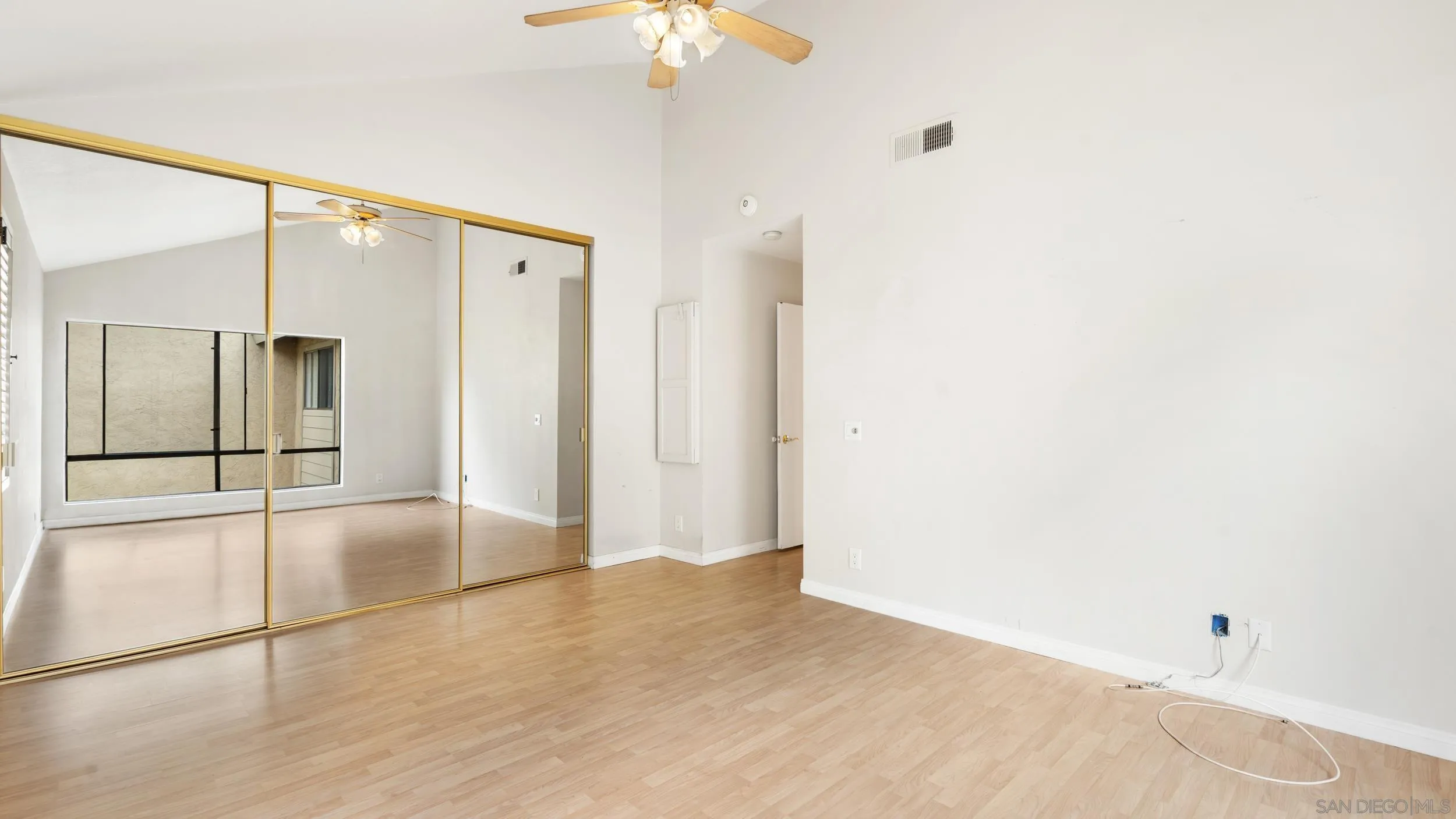 https://cdn.realtyfeed.com/cdn/127/250037414/832dba39f85738efa62decceb3ea608b.webp