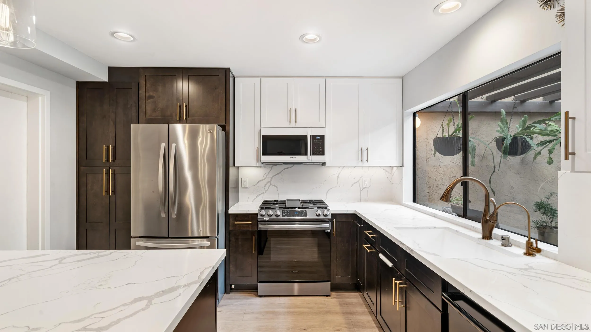 https://cdn.realtyfeed.com/cdn/127/250037414/8bbe9458546a4f0a8b60dbc19d296a96.webp