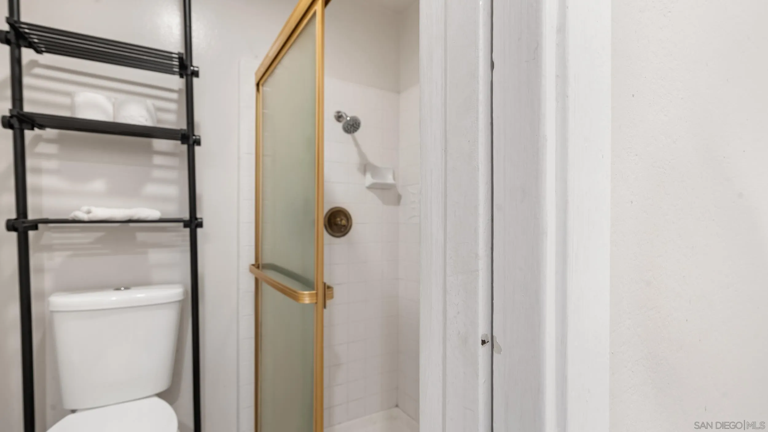 https://cdn.realtyfeed.com/cdn/127/250037414/aad48221ee1ffc5f39788f526725eb40.webp