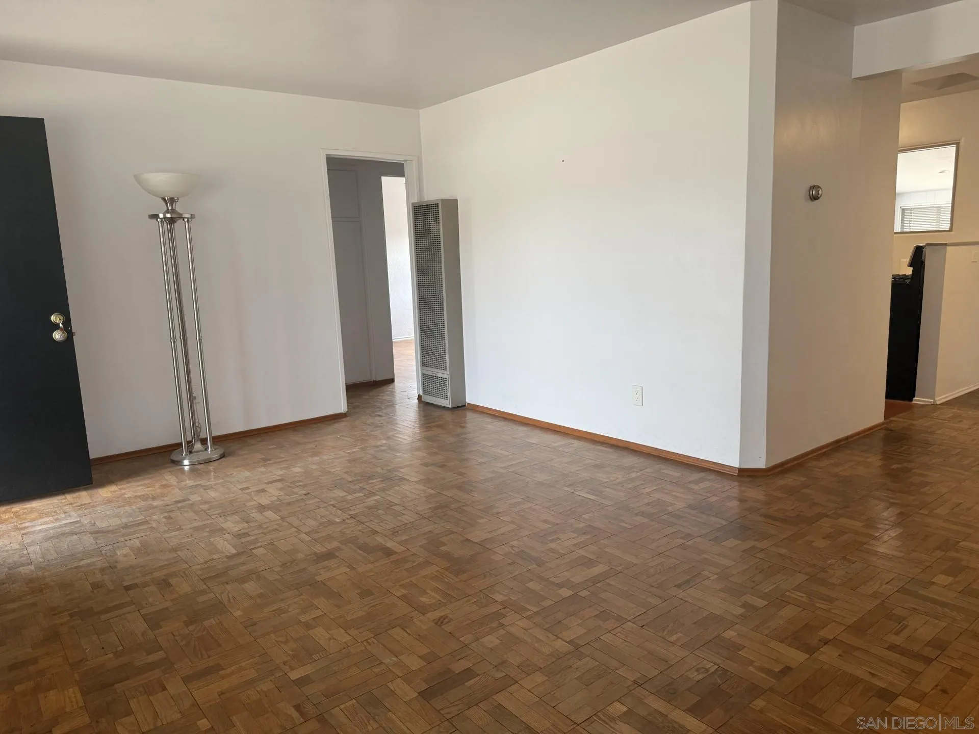 https://cdn.realtyfeed.com/cdn/127/250037416/5ac37c8990bda59e32c7e54fb5d8cde9.webp