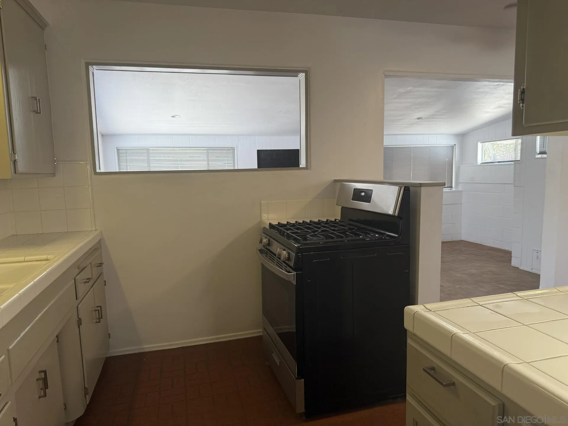 https://cdn.realtyfeed.com/cdn/127/250037416/68547b66abe233237371a1b6e0245109.webp