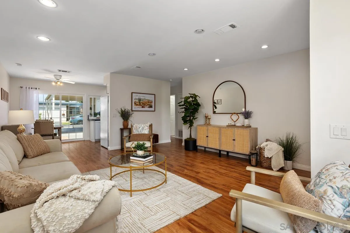 https://cdn.realtyfeed.com/cdn/127/250037418/97466f06569e3749562c59f0b56cee3d.webp