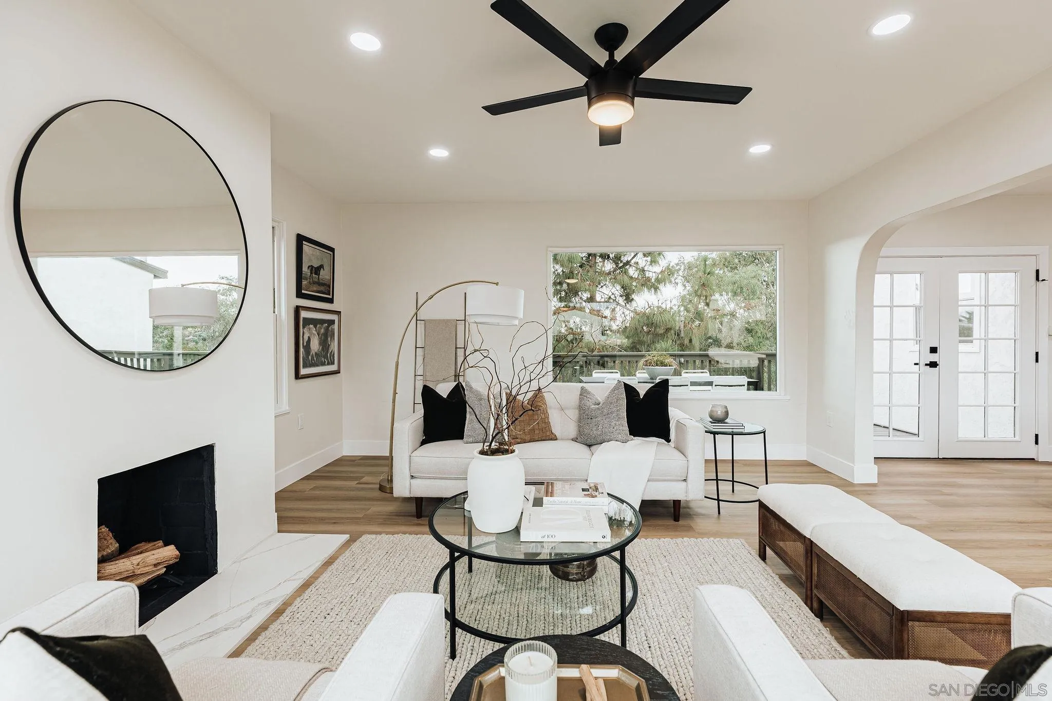 https://cdn.realtyfeed.com/cdn/127/250037419/182b11a4e8a099202d66aeca2b1e3305.webp