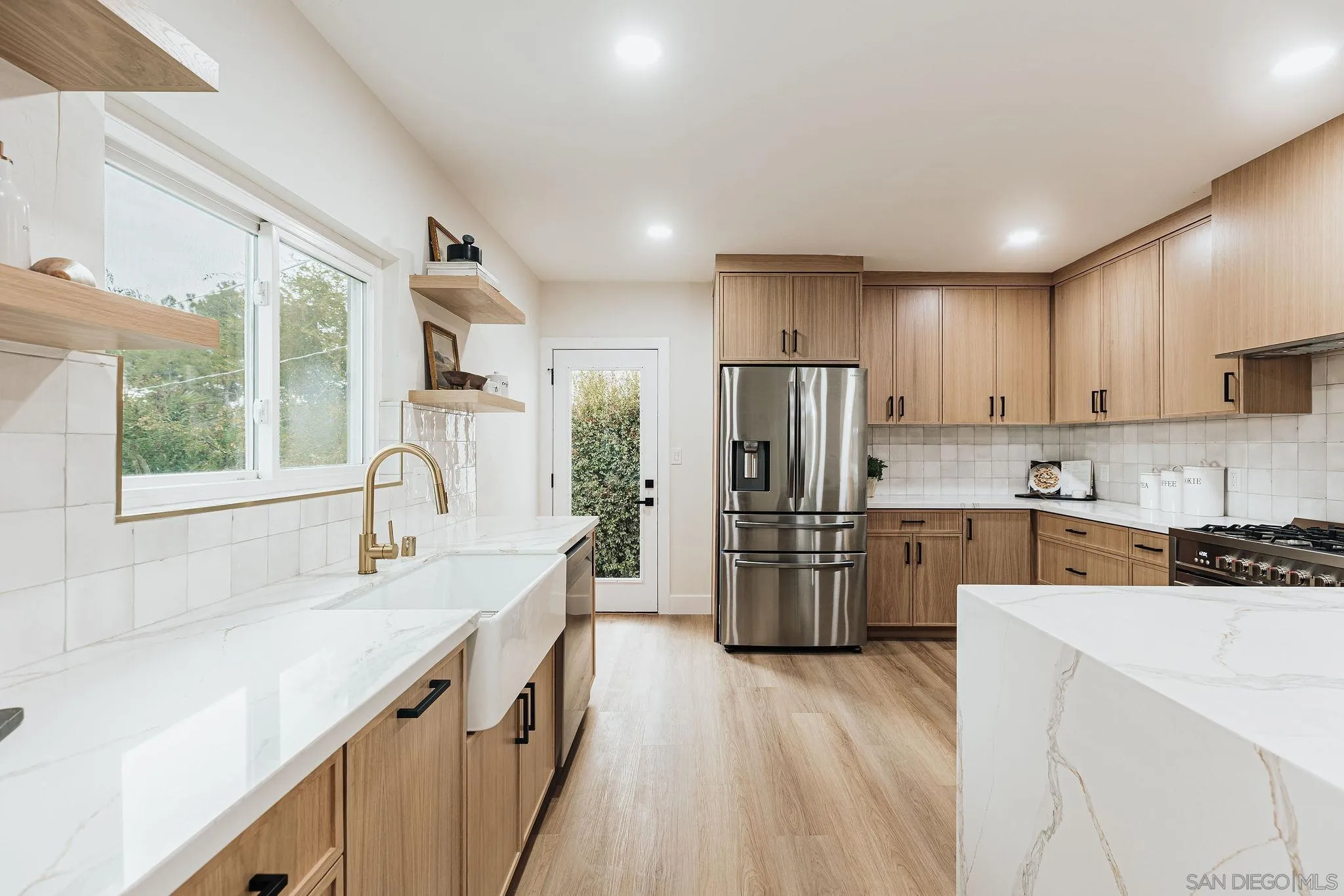 https://cdn.realtyfeed.com/cdn/127/250037419/403d7c38084f9eadcf2234247c23d489.webp