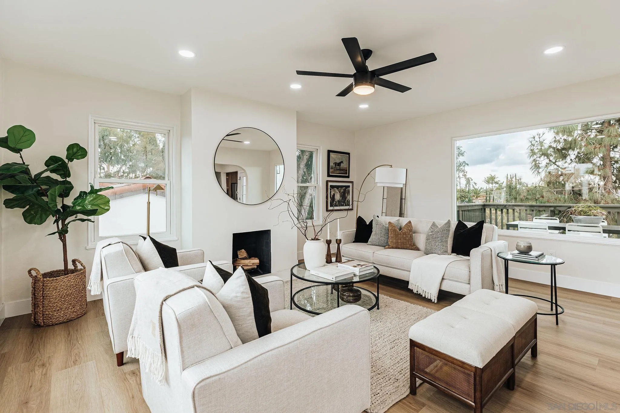https://cdn.realtyfeed.com/cdn/127/250037419/5c736092dd2c276c6abdb8529b13313c.webp