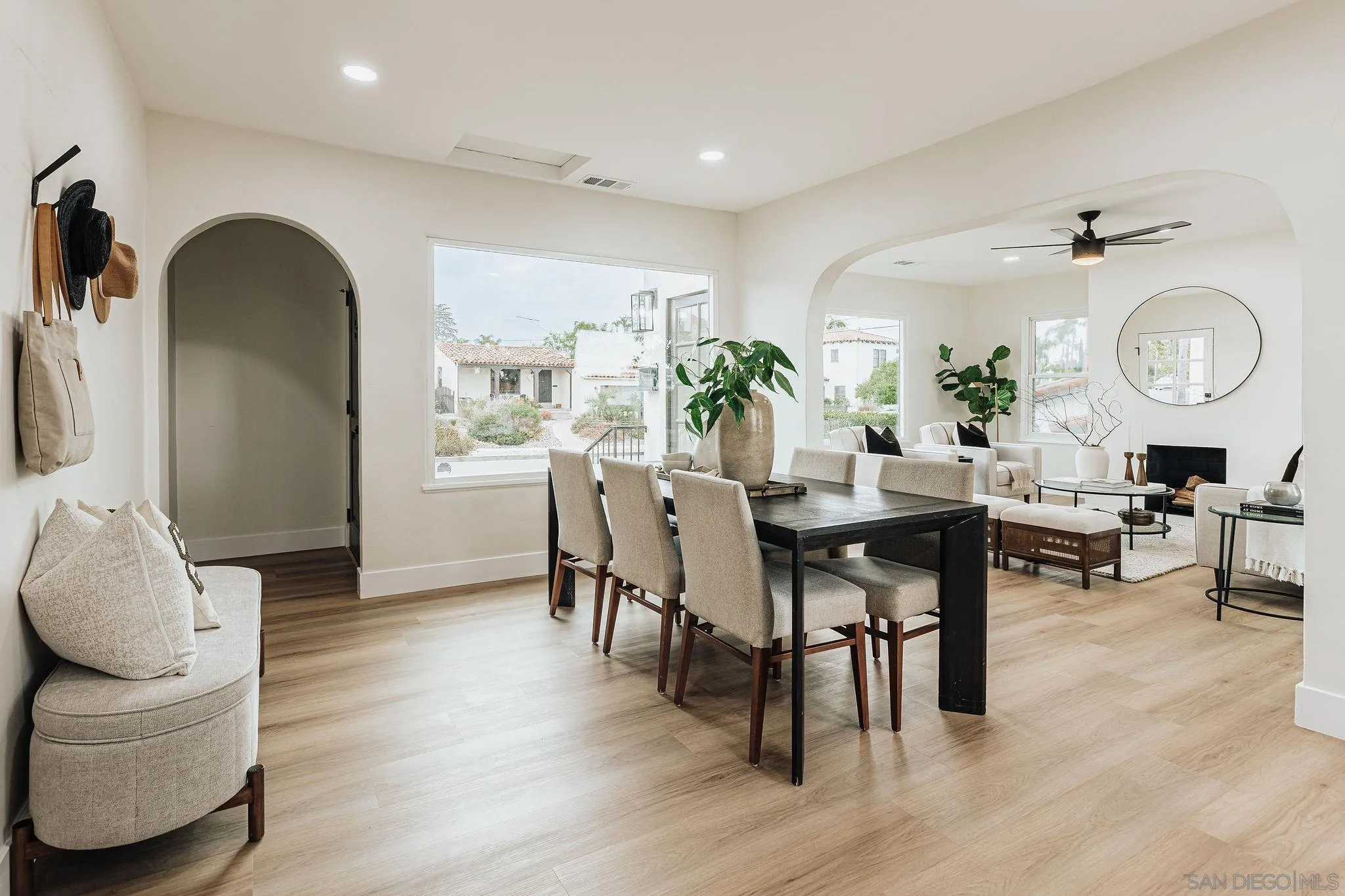 https://cdn.realtyfeed.com/cdn/127/250037419/81a7d667f71a1a014d321fb6b4e7ea72.webp