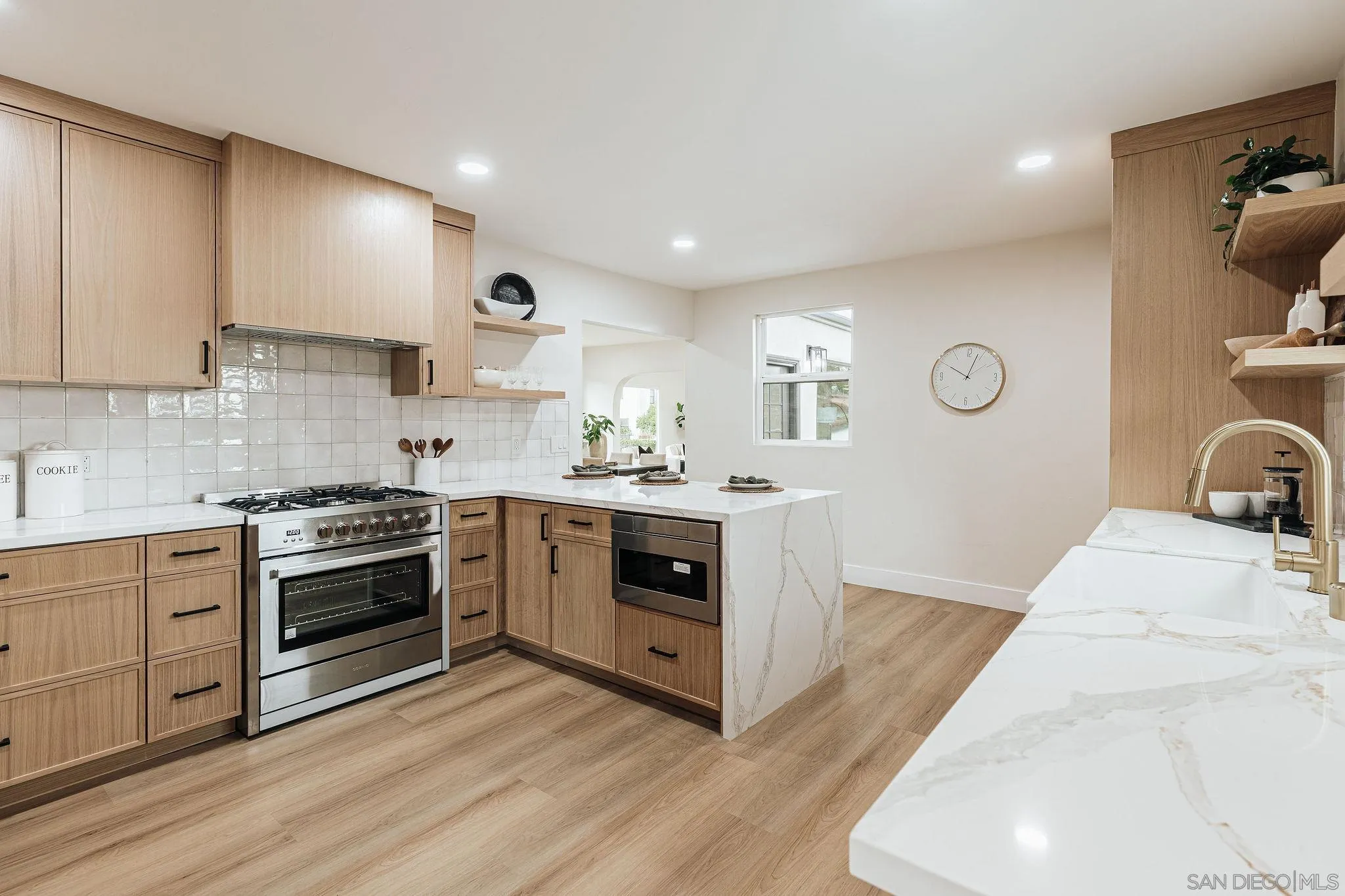 https://cdn.realtyfeed.com/cdn/127/250037419/8b96982d3ee0107d404e0236781be723.webp