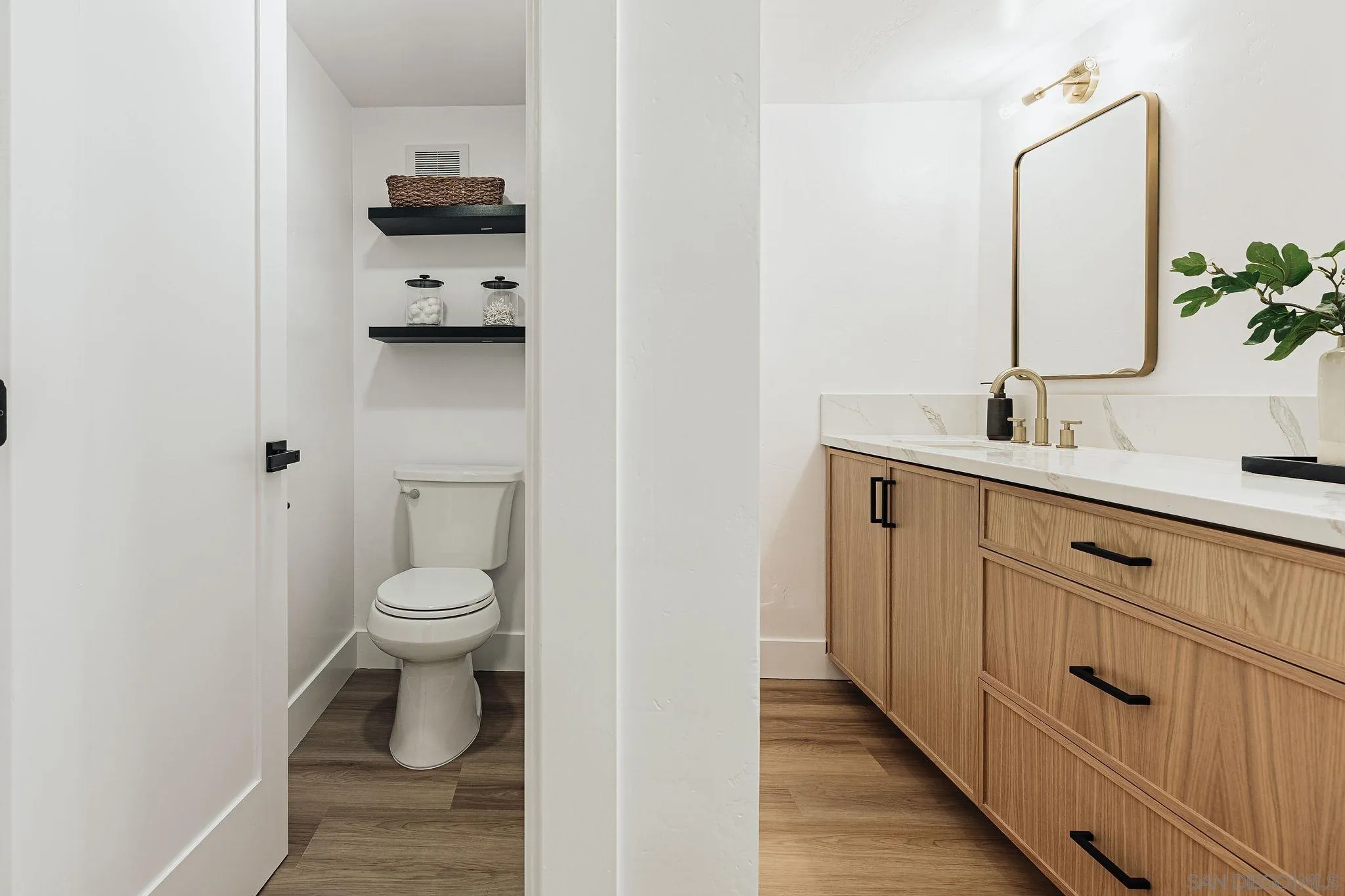 https://cdn.realtyfeed.com/cdn/127/250037419/a548feac498f44ee6b33f5f9e270603d.webp