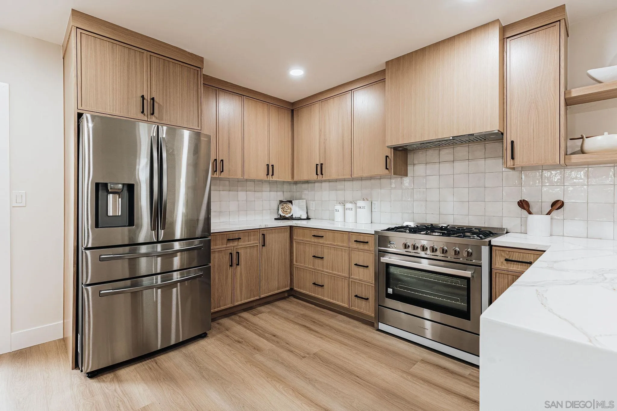 https://cdn.realtyfeed.com/cdn/127/250037419/a84347a9e9a78da6a79f4d2633823ed3.webp