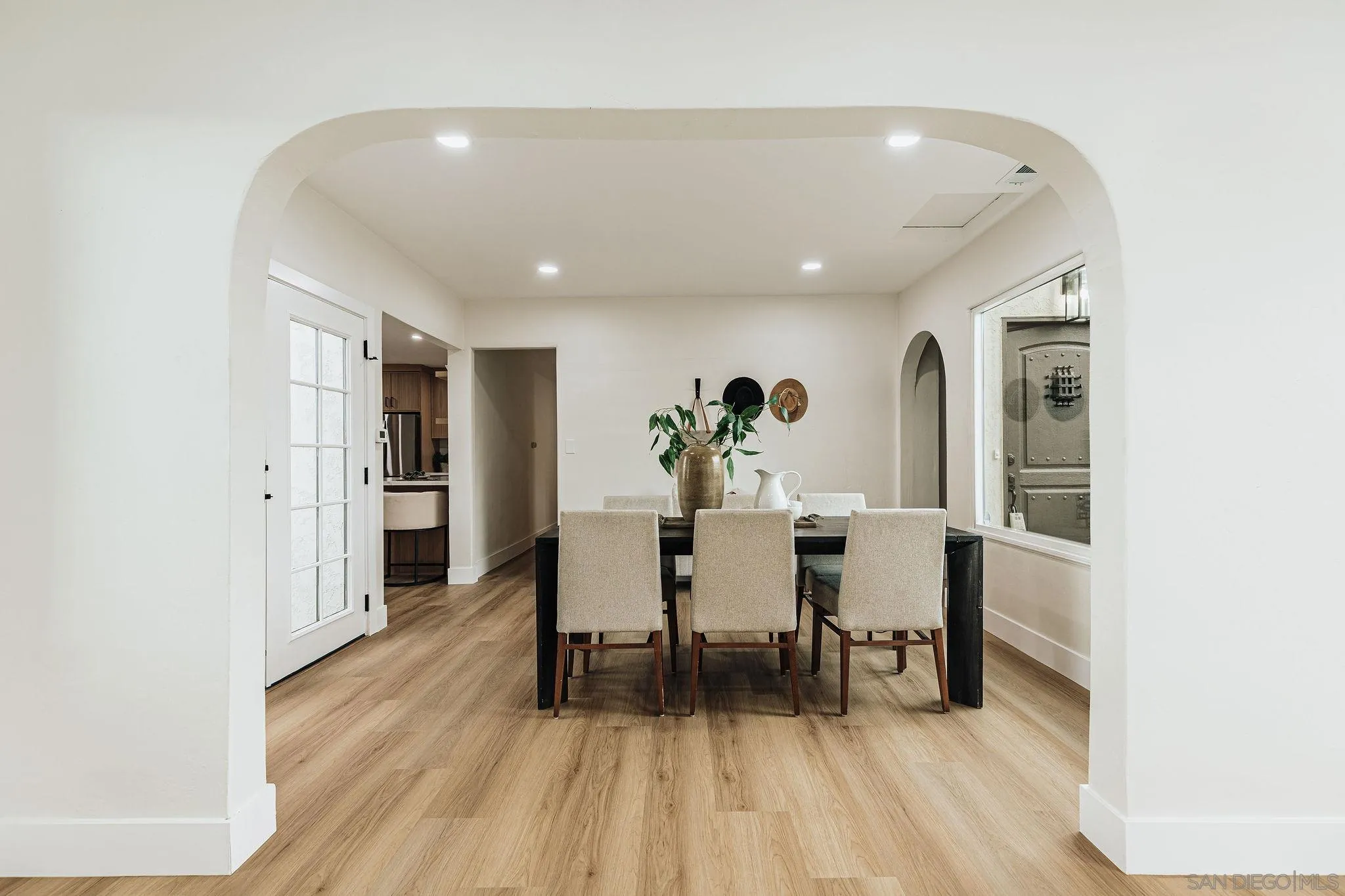 https://cdn.realtyfeed.com/cdn/127/250037419/e65e144bd54c0f5b1704121f11ec32a2.webp