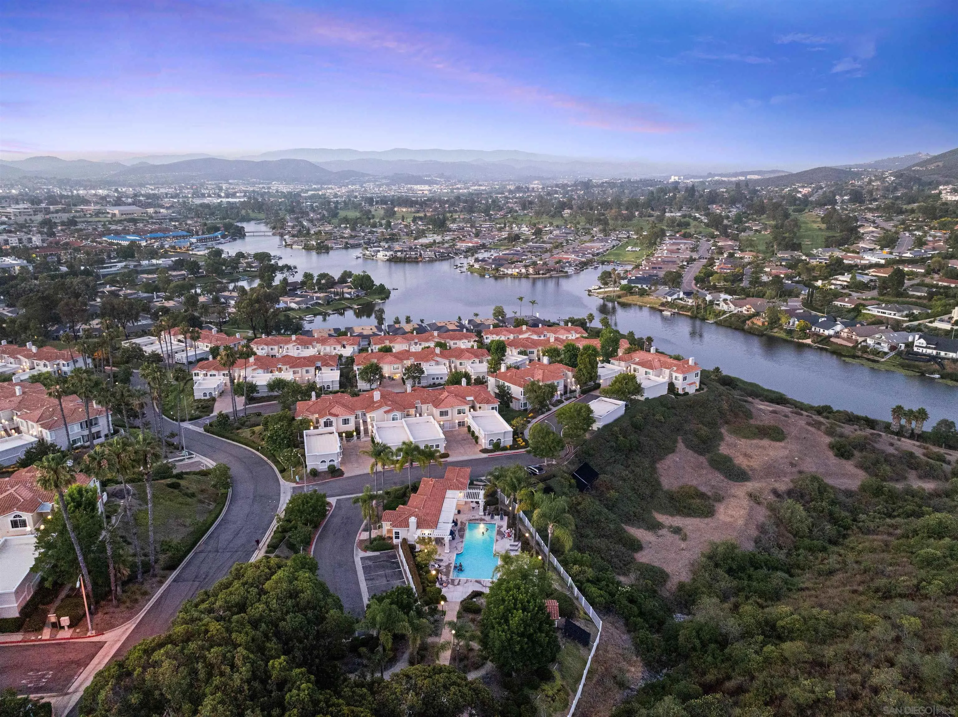 https://cdn.realtyfeed.com/cdn/127/250037421/66b897b861c6ed1d16e00400e92775f4.webp