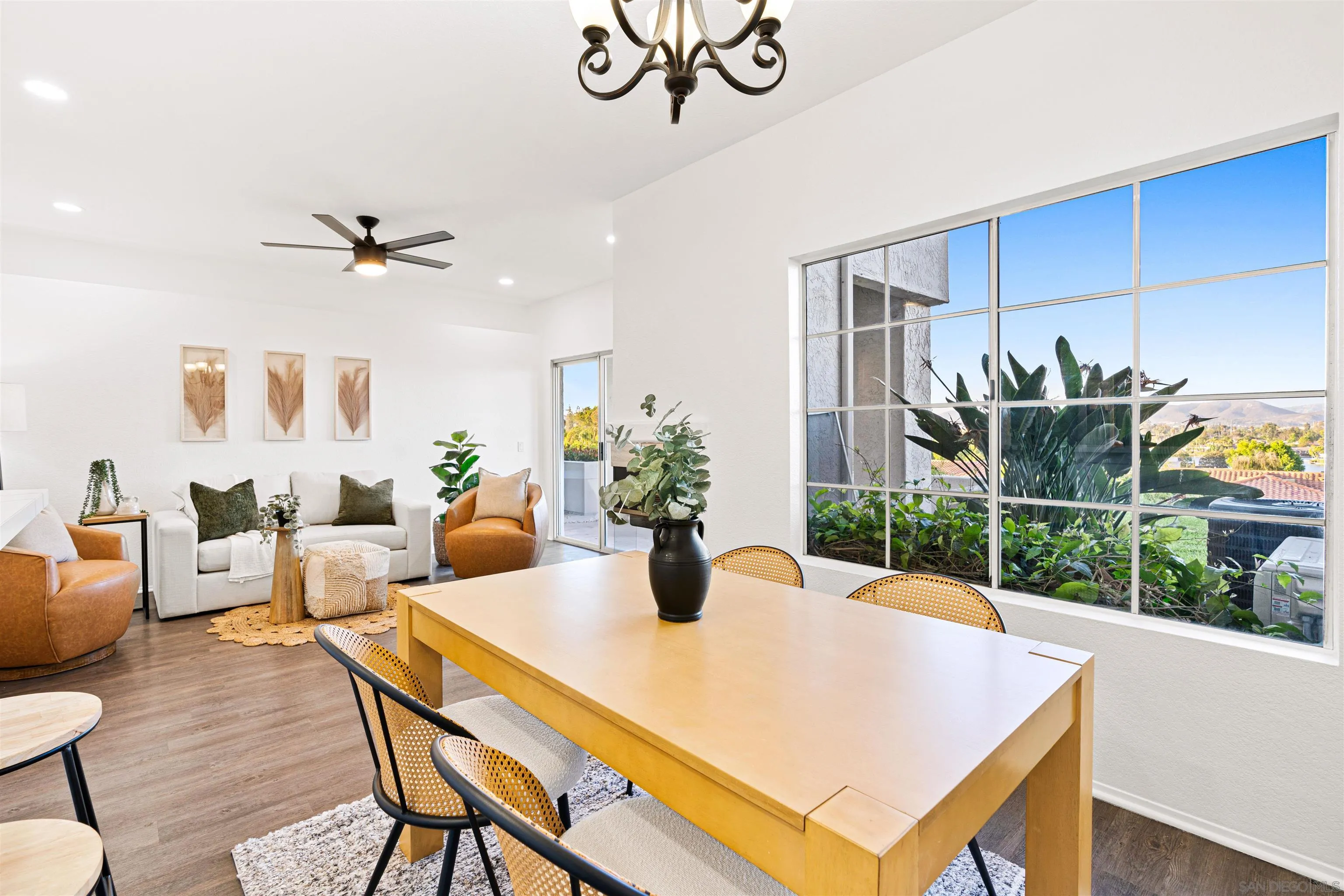 https://cdn.realtyfeed.com/cdn/127/250037421/765bff087bd8d2a59182b25cc8592ef2.webp