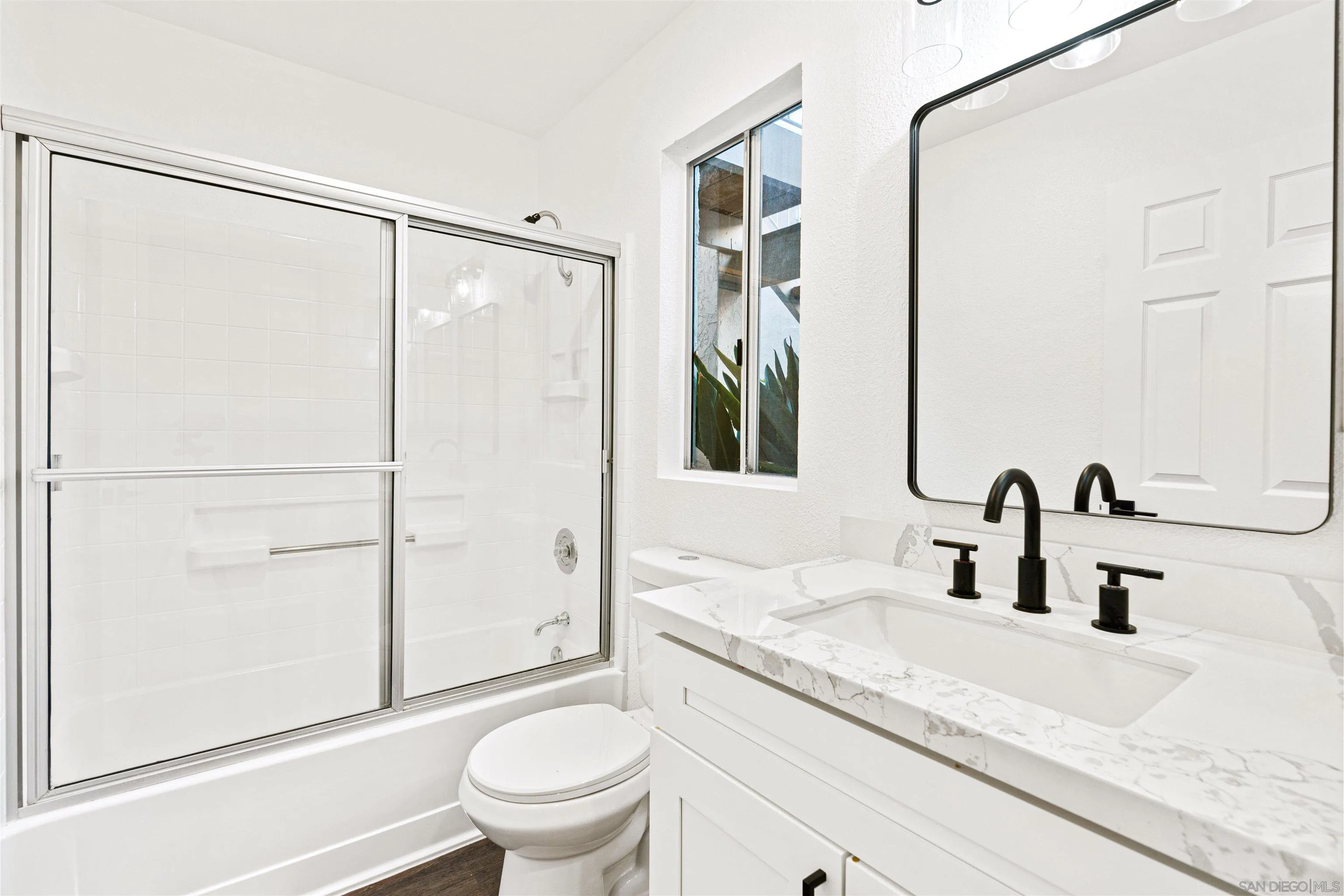 https://cdn.realtyfeed.com/cdn/127/250037421/8c535cbe228639d033fef282736db1fe.webp