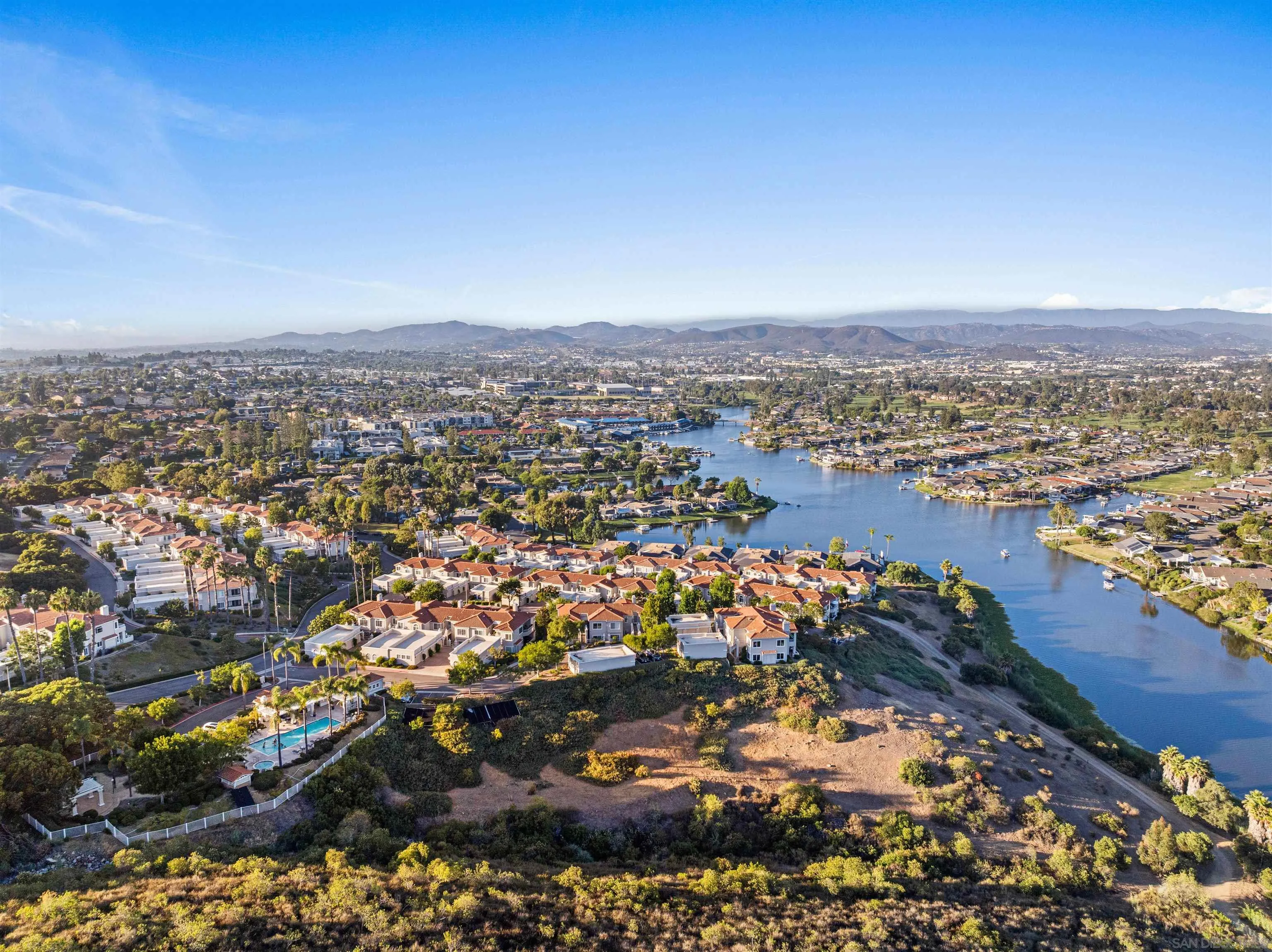 https://cdn.realtyfeed.com/cdn/127/250037421/993e4c72f984ecbb3e8141aed49f233b.webp