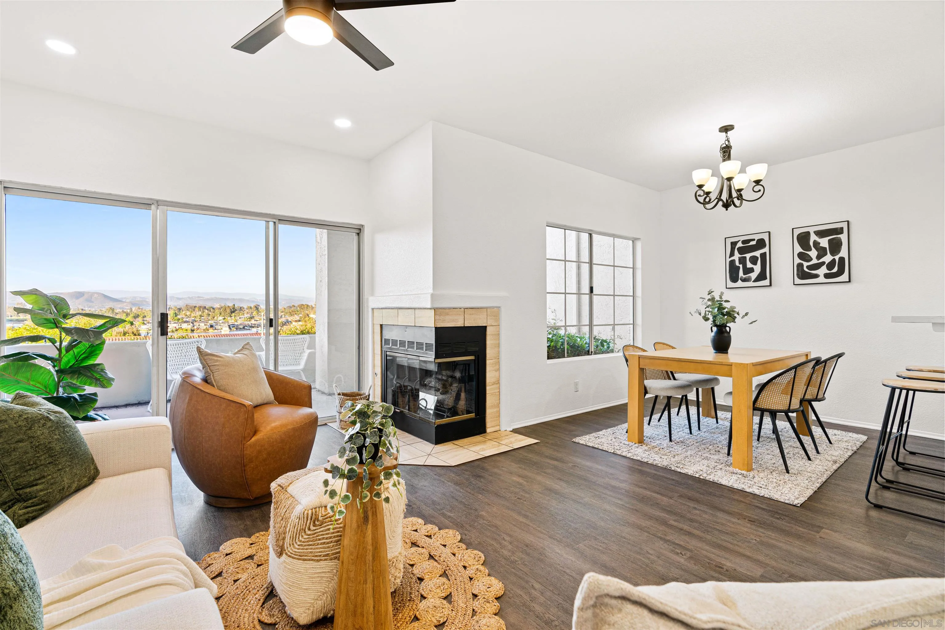 https://cdn.realtyfeed.com/cdn/127/250037421/d8a345c8291b0c822ff5e6dbd920e8d9.webp