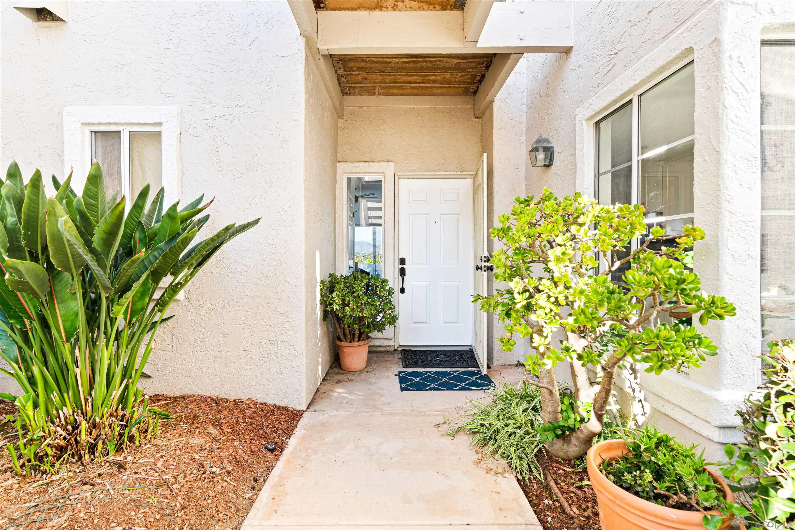 https://cdn.realtyfeed.com/cdn/127/250037421/f532d1960147d1b73ec56493012f8615.webp
