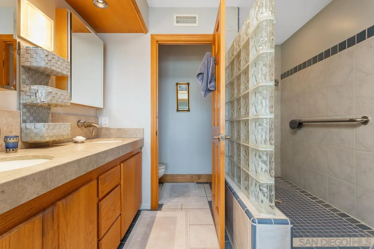https://cdn.realtyfeed.com/cdn/127/250037423/0da7282b6682f202c1de56b31ed14e15.webp