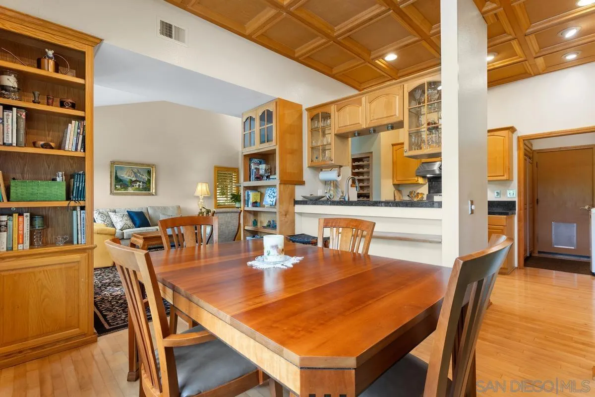 https://cdn.realtyfeed.com/cdn/127/250037423/1ef629beaa801af64187ed7bc0f83e15.webp