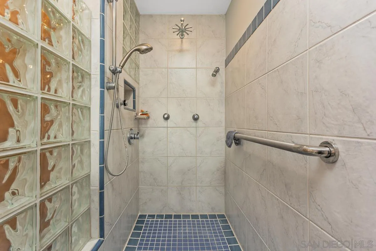 https://cdn.realtyfeed.com/cdn/127/250037423/47685eef849043e5194087b07e25f9ce.webp