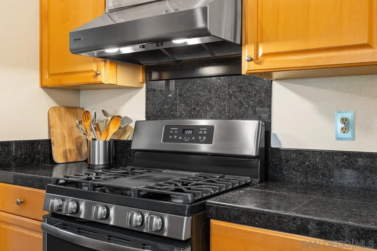 https://cdn.realtyfeed.com/cdn/127/250037423/8591d19eeccb58f336283f0224841e18.webp