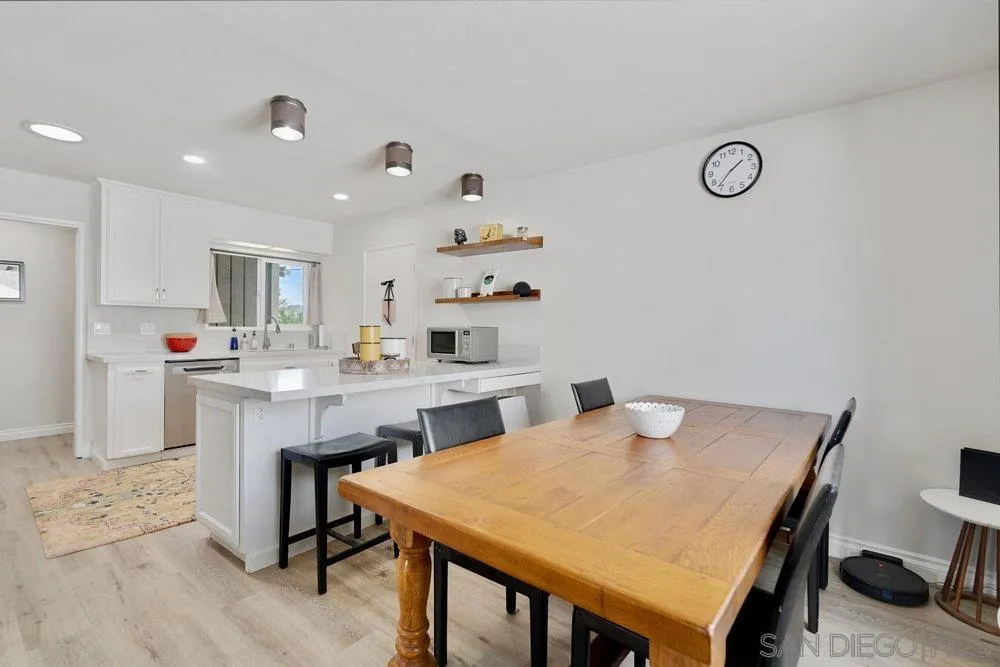 https://cdn.realtyfeed.com/cdn/127/250037424/88d3e54f22612aca9fb6ca29fedea9d0.webp