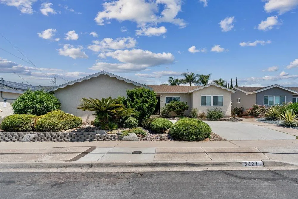 https://cdn.realtyfeed.com/cdn/127/250037424/ba7c1eea9efa44312bfe89cd27addeb9.webp