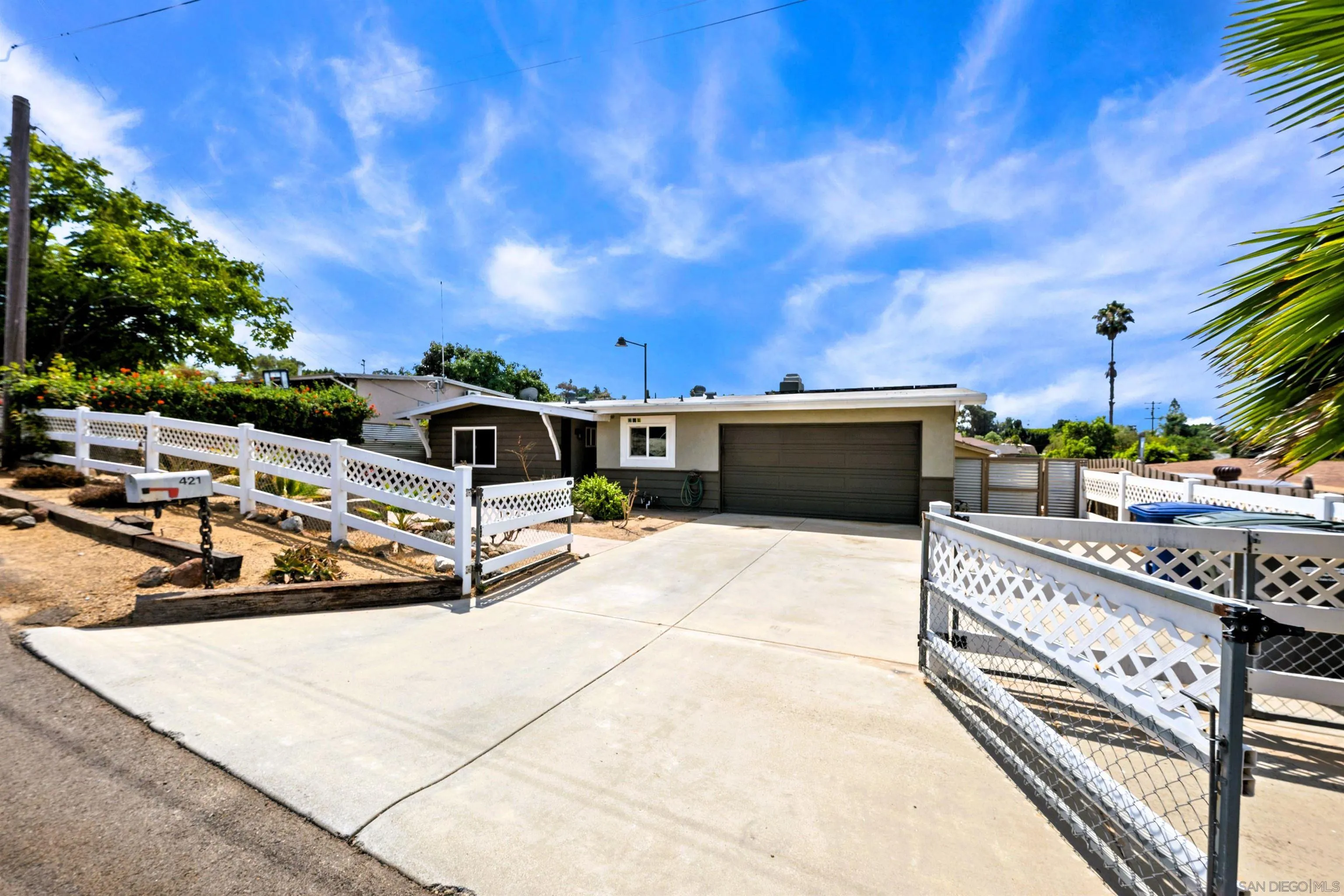 https://cdn.realtyfeed.com/cdn/127/250037429/25c63de18104ea8d2ecd826598d2bc8d.webp